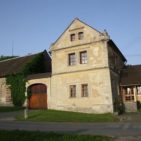 Apartmán Na statku Miskovice  Exteriér fotografie